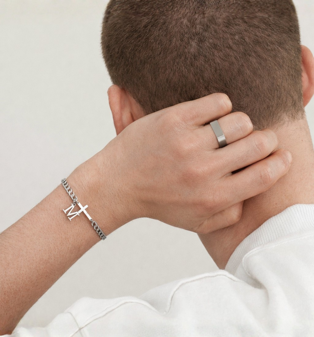 Kruis met Initiaal Armband